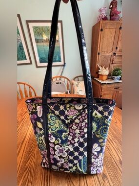 RETIRED VERA BRADLEY TALL TOTE FLORAL NIGHTINGALE PURPLE BLACK FLORAL PURSE